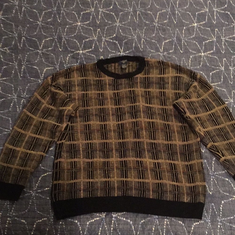 Beige winter sweater (ALWAYS OPEN TO OFFERS)